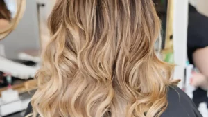 The Difference Between Balayage and Highlights